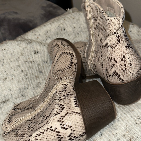 Snakeskin Fashion Cowboy Boots Ankle Booties - Picture 4 of 6